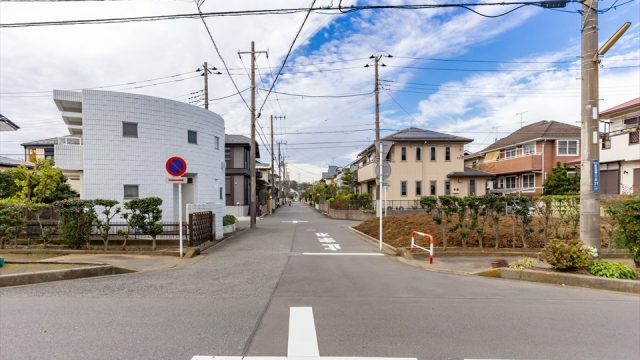 神奈川県横浜市港北区新吉田東6丁目買取後の売地の南側道路の写真