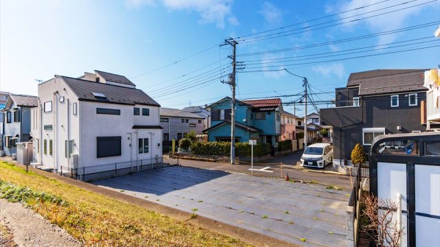 神奈川県横浜市港北区新吉田東5丁目売地の現地写真（早淵川側からの撮影）