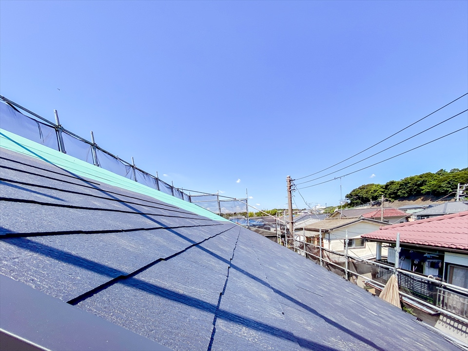 自社物件 新吉田東5丁目新築分譲住宅 屋根(コロニアル)工事、フローリング搬入