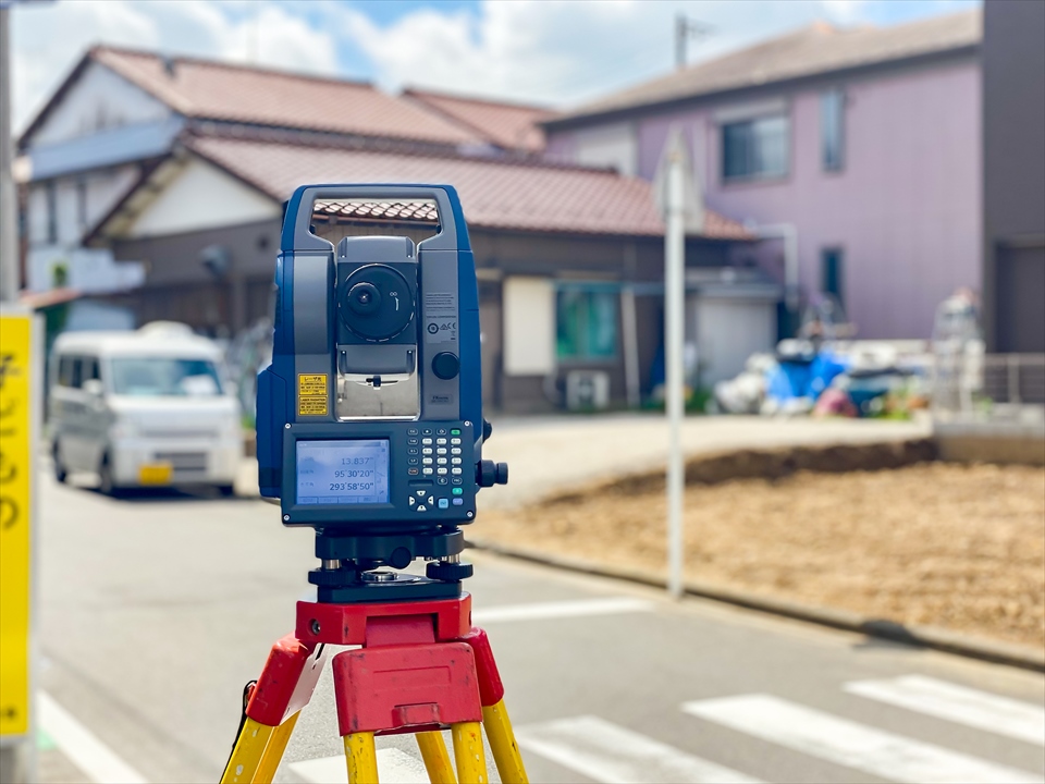 9月末に取得予定の新築分譲住宅予定地の測量