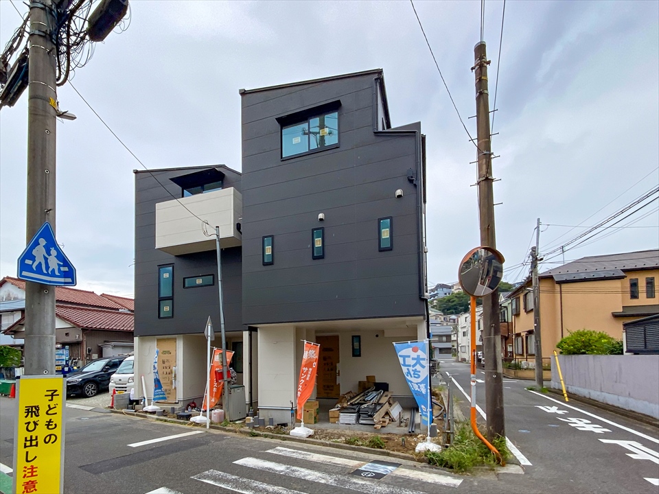 新吉田東2丁目 新築分譲住宅 全2棟 足場解体終了