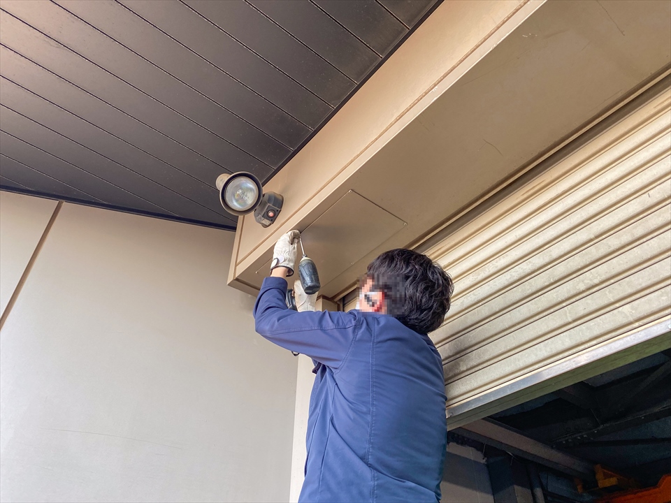 シャッター不具合　現地調査の立ち合い