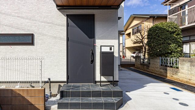 新吉田東5丁目　新築戸建　玄関回り工事