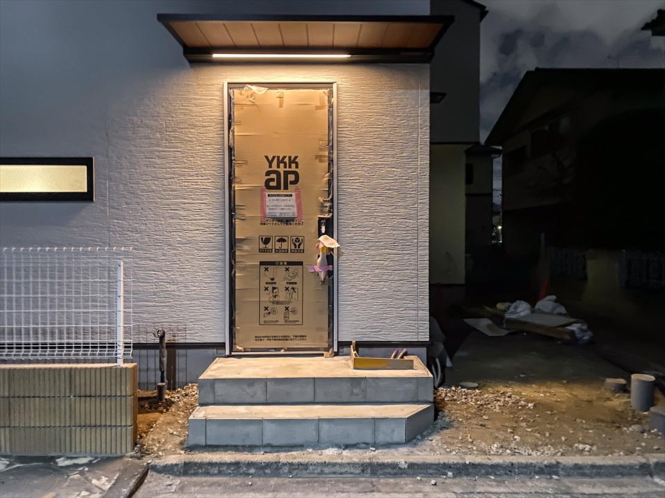 玄関前庇 ルシアスバイザー（ＬＥＤ照明付き）の明るさチェック
