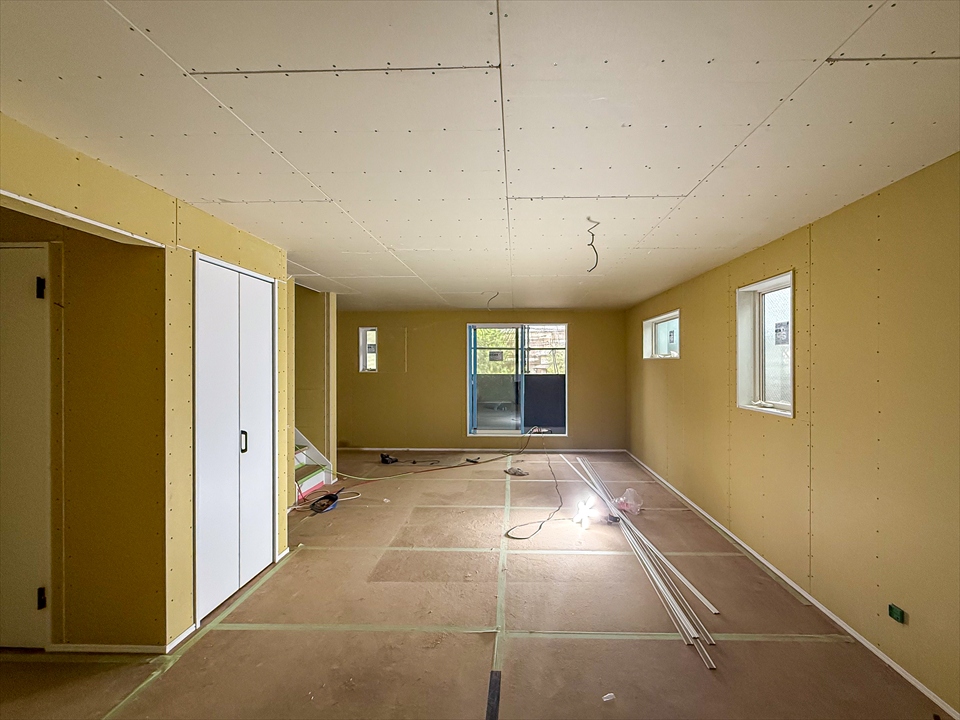 新吉田東3丁目Ⅲ　新築分譲住宅　造作工事終了間近
